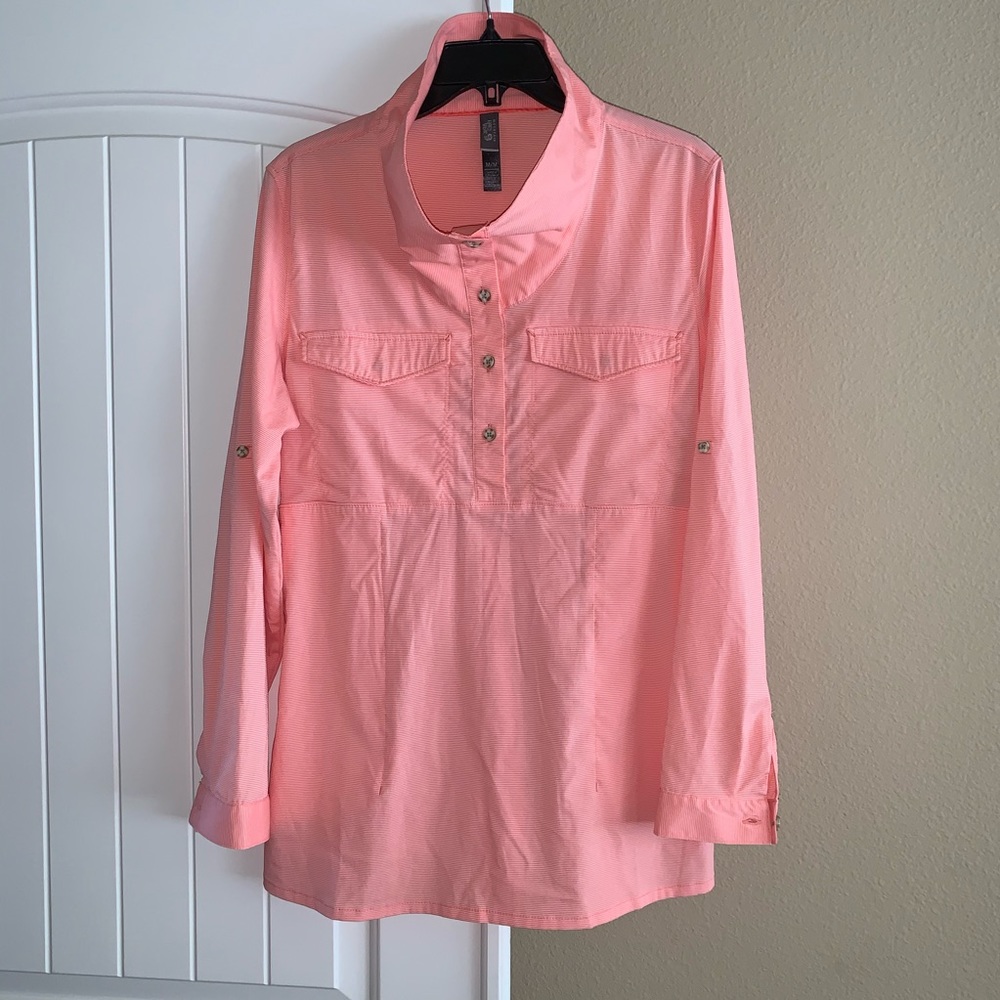 Mountain hardware cute top!